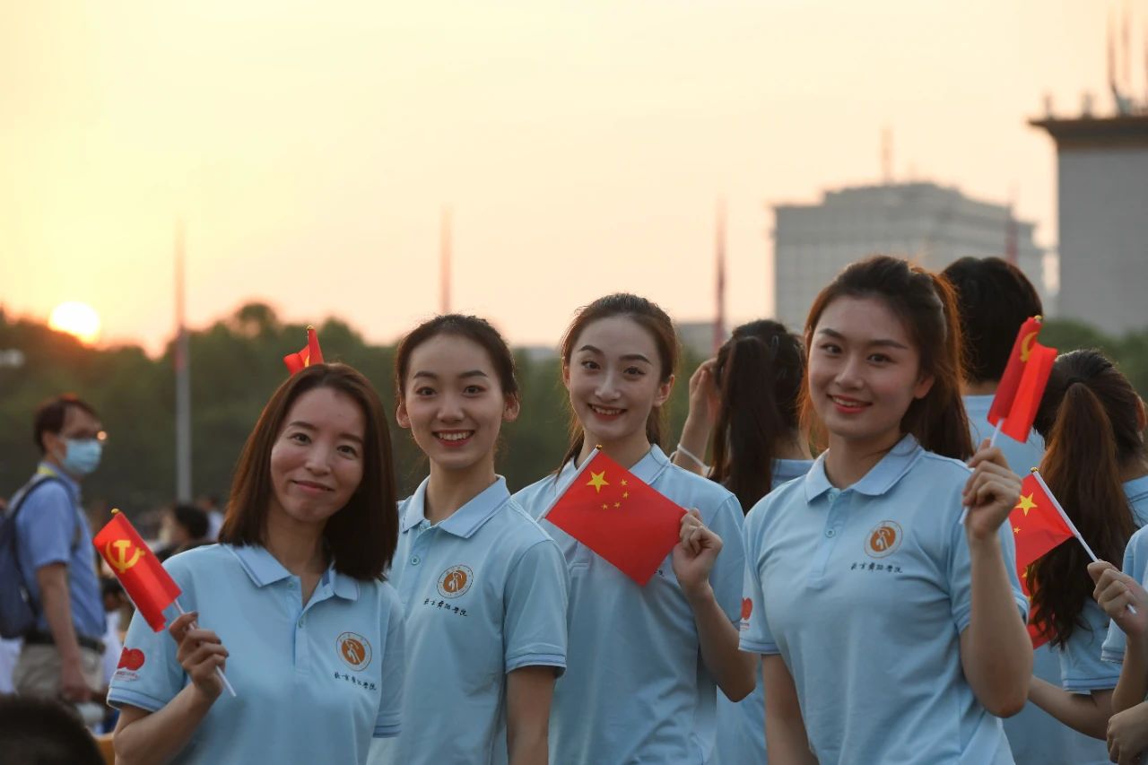 这就是今天早上的天安门广场！760 / 作者:登山涉水 / 帖子ID:286667