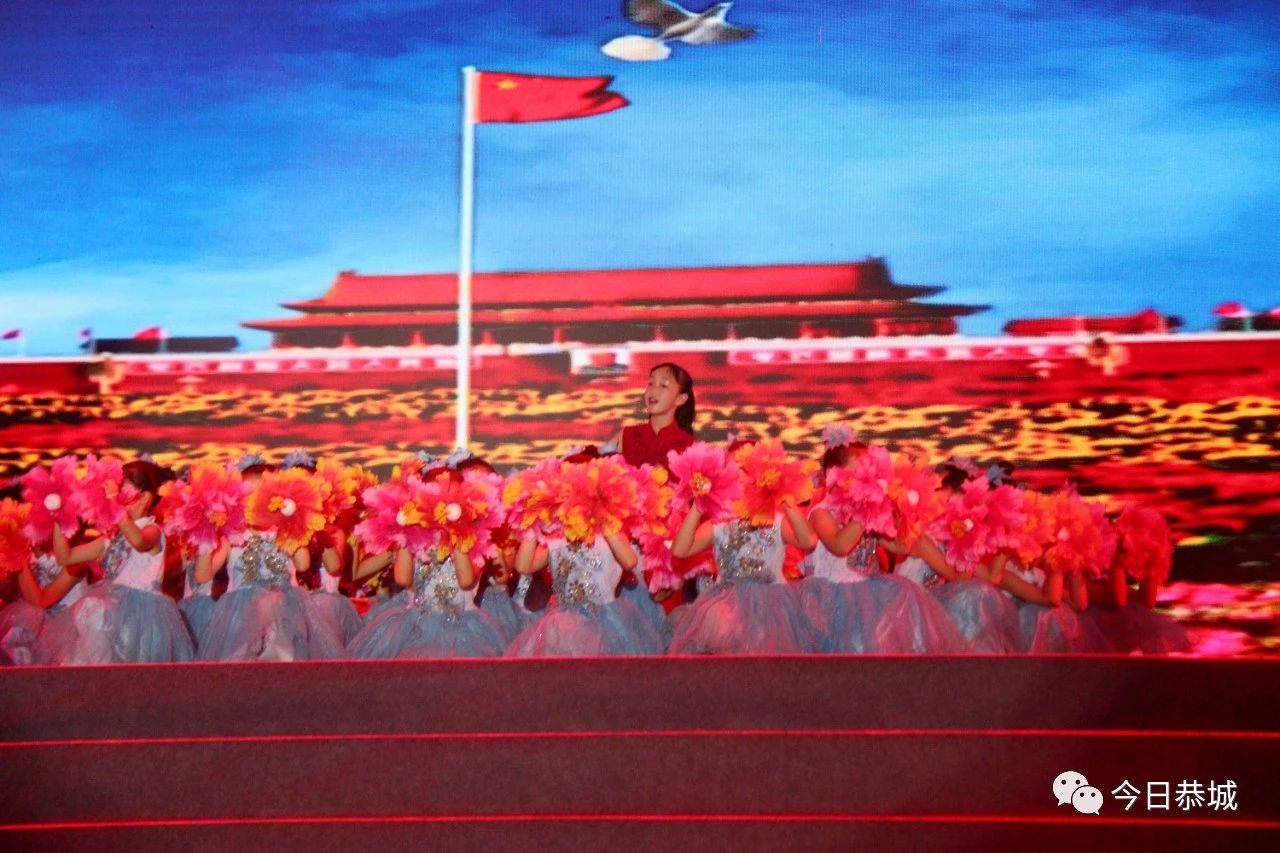 我县庆祝建党100周年文艺晚会精彩纷呈205 / 作者:论坛小编01 / 帖子ID:286700