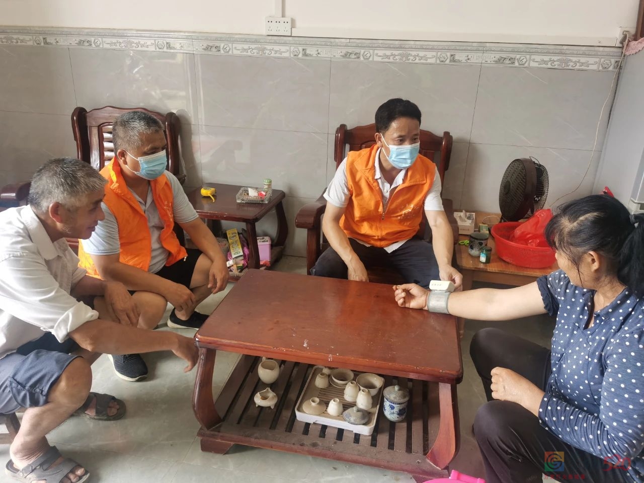 为了什么？三江乡的这个医生一天居然打200多个电话652 / 作者:论坛小编01 / 帖子ID:287982