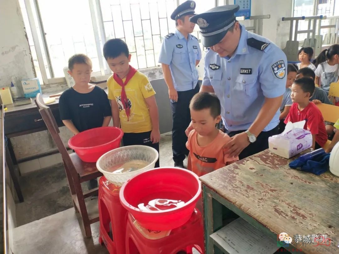 警校共育 阳光成长——恭城民警进校园送安全512 / 作者:论坛小编01 / 帖子ID:289178