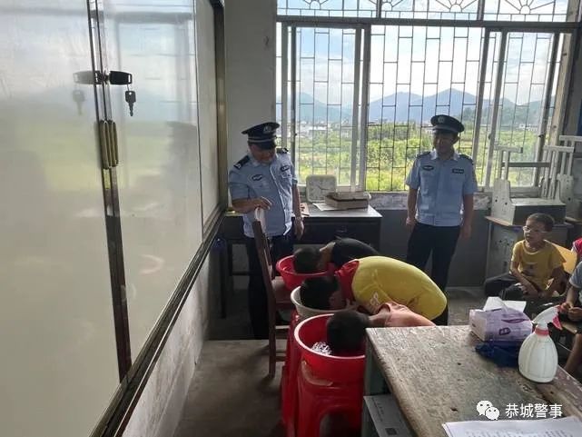 警校共育 阳光成长——恭城民警进校园送安全728 / 作者:论坛小编01 / 帖子ID:289178