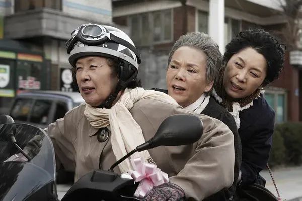 我妈妈今年60岁，去考了驾照647 / 作者:儿时的回忆 / 帖子ID:289265