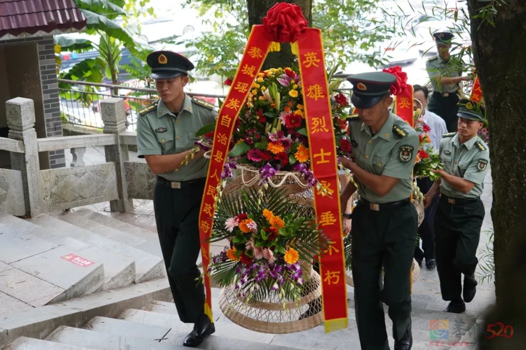我县举行烈士纪念日公祭活动956 / 作者:论坛小编01 / 帖子ID:289359