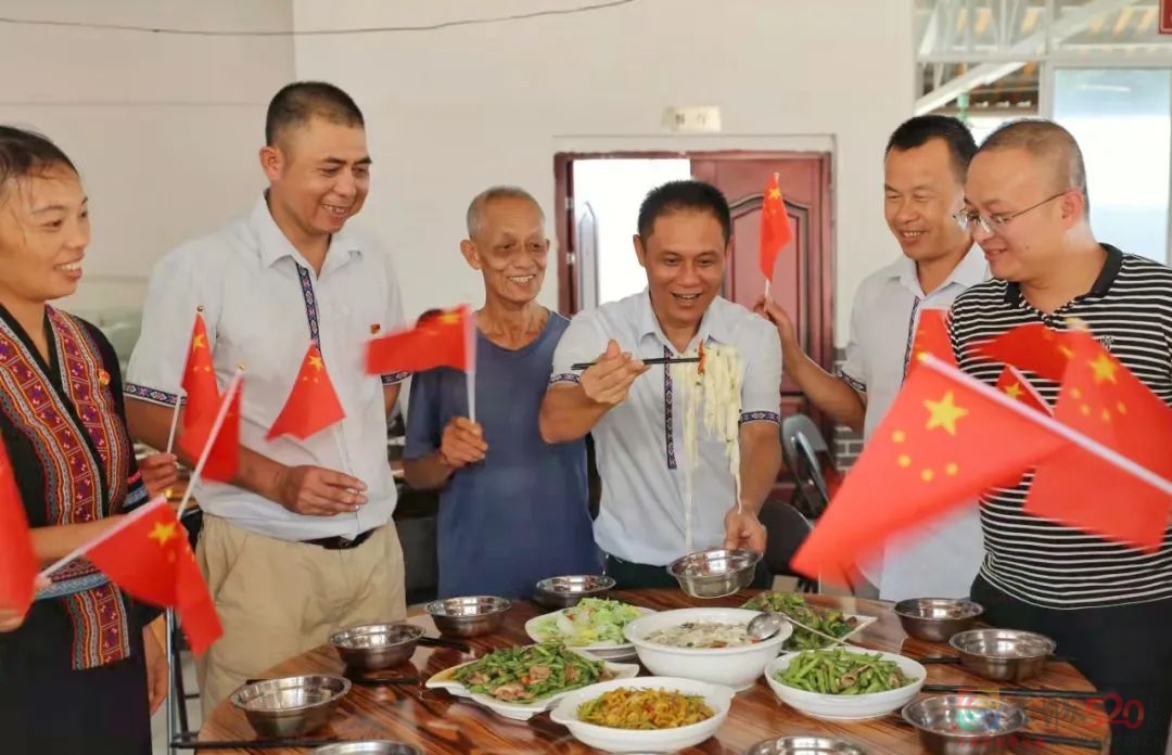 山河无恙 如花绽放 我县各界举行庆国庆系列活动717 / 作者:论坛小编01 / 帖子ID:289389