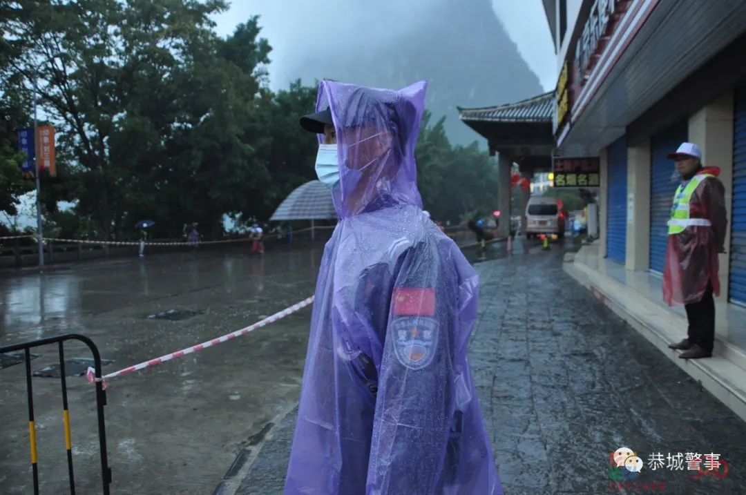 恭城公安局圆满完成2021阳朔铁人三项赛责任赛段安保任务99 / 作者:论坛小编01 / 帖子ID:290189