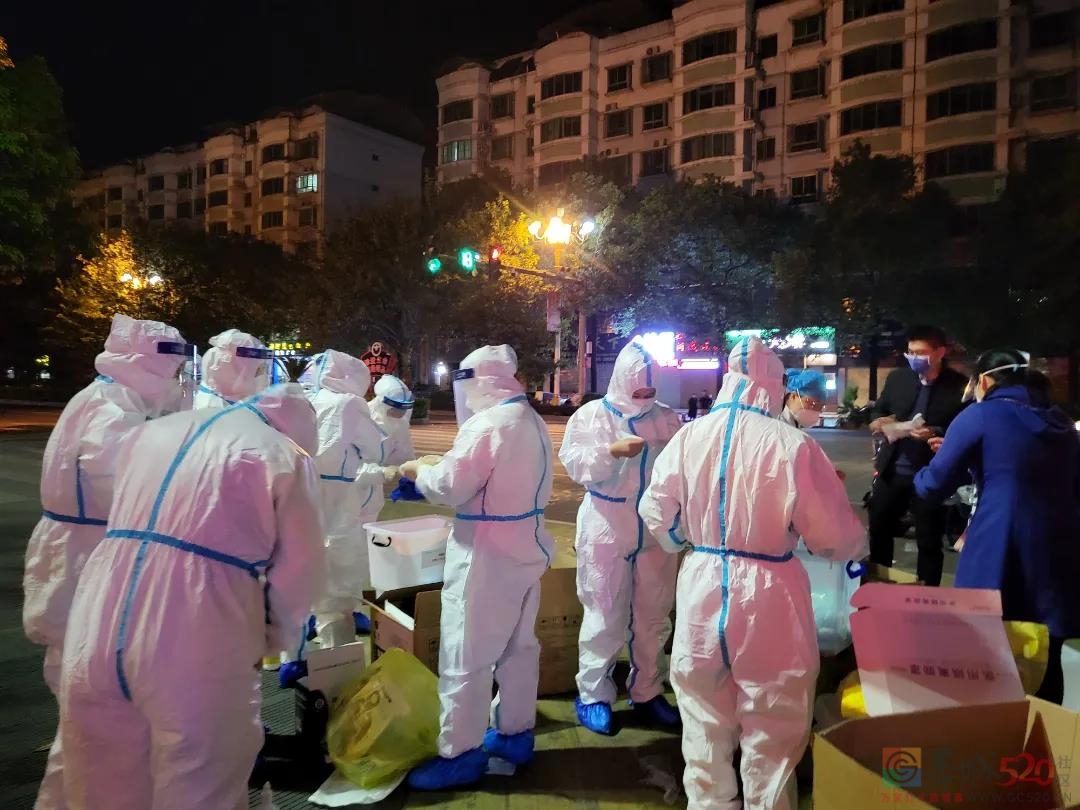 一句话夸夸疫情前线的逆行者！感谢你们！248 / 作者:论坛小编01 / 帖子ID:291110