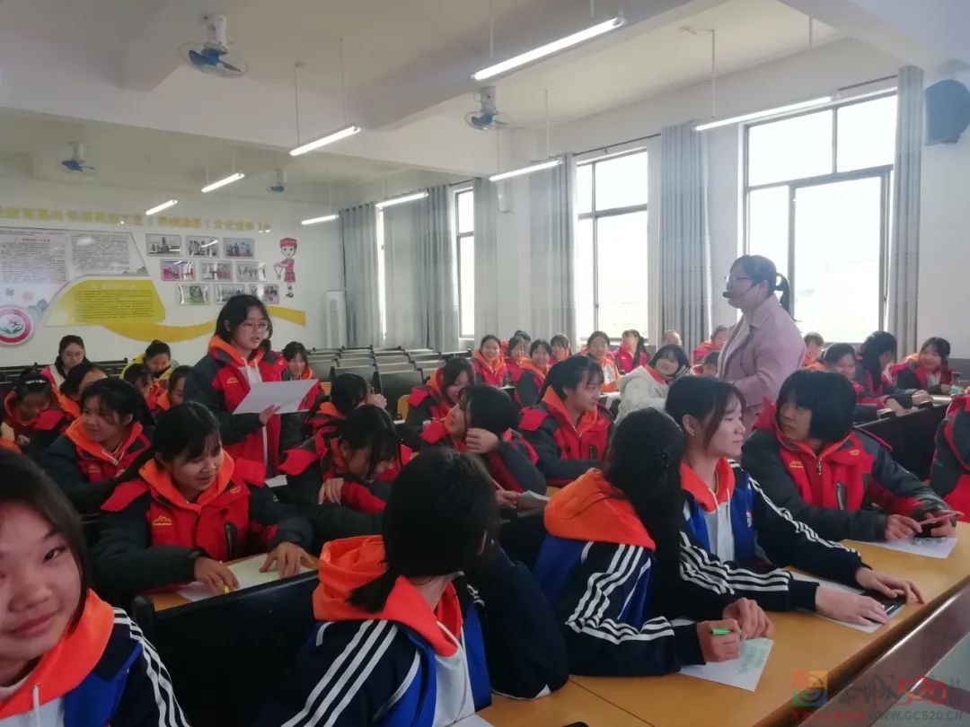 恭城民族职业教育中心2021年“情暖少数民族女孩”项目启动暨开班仪式967 / 作者:论坛小编01 / 帖子ID:291406