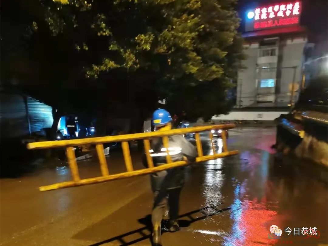 疫情防控保供电 党员冲锋在一线189 / 作者:论坛小编01 / 帖子ID:292939
