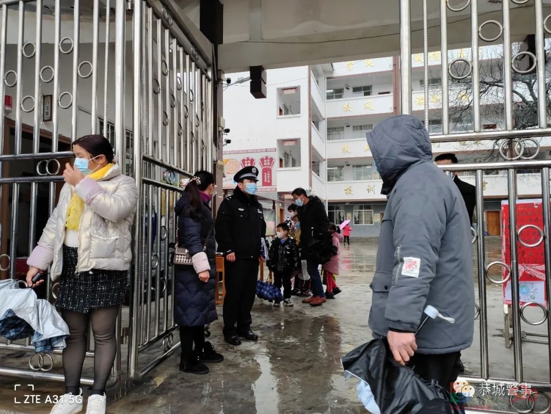 护航开学季 | 开学啦！ 警察蜀黍也来“报到”啦231 / 作者:论坛小编01 / 帖子ID:293054
