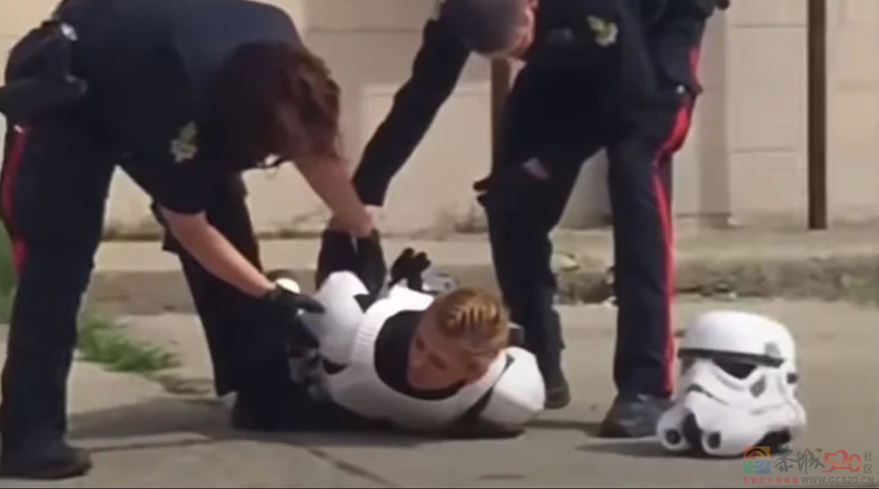 “因为cosplay灭霸太像了，我被当场逮捕”374 / 作者:儿时的回忆 / 帖子ID:294581