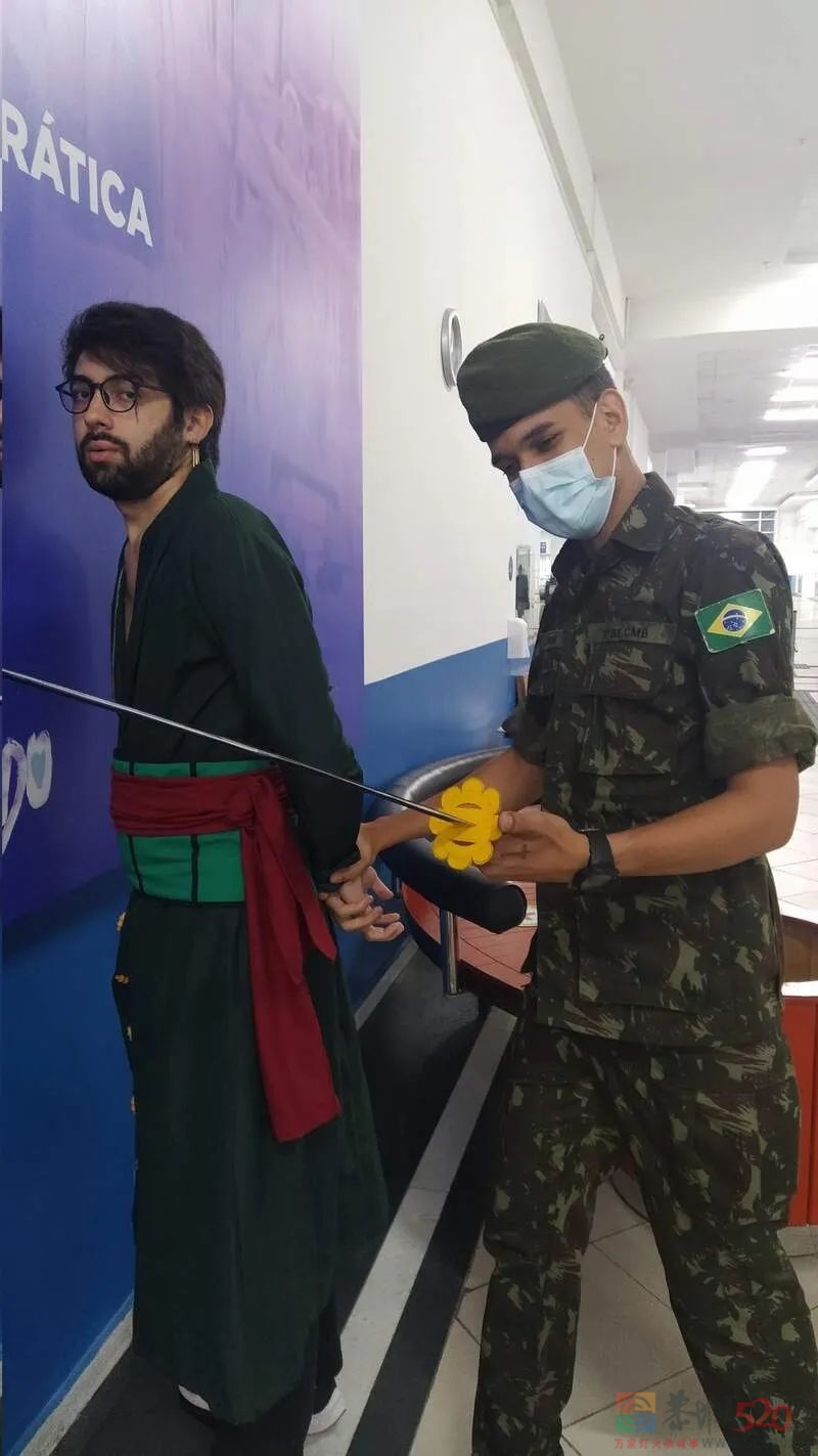 “因为cosplay灭霸太像了，我被当场逮捕”127 / 作者:儿时的回忆 / 帖子ID:294581
