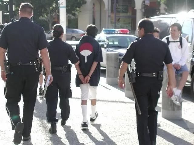 “因为cosplay灭霸太像了，我被当场逮捕”512 / 作者:儿时的回忆 / 帖子ID:294581