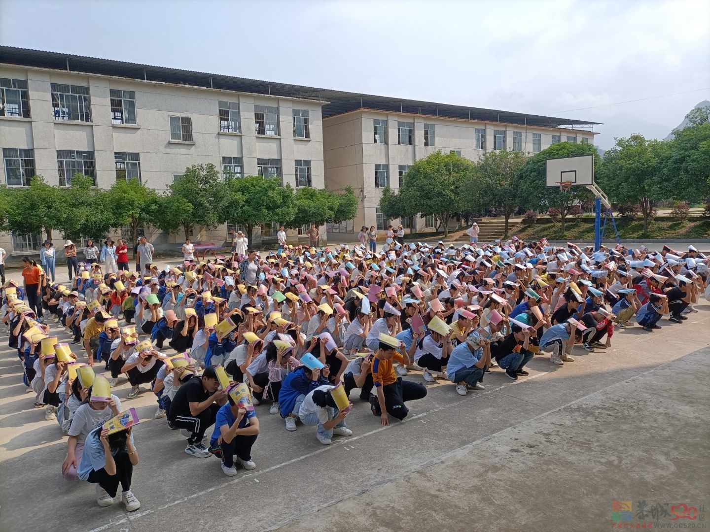 提高安全意识 共建和谐校园——东寨初级中学开展应急疏散演练602 / 作者:论坛小编01 / 帖子ID:294853