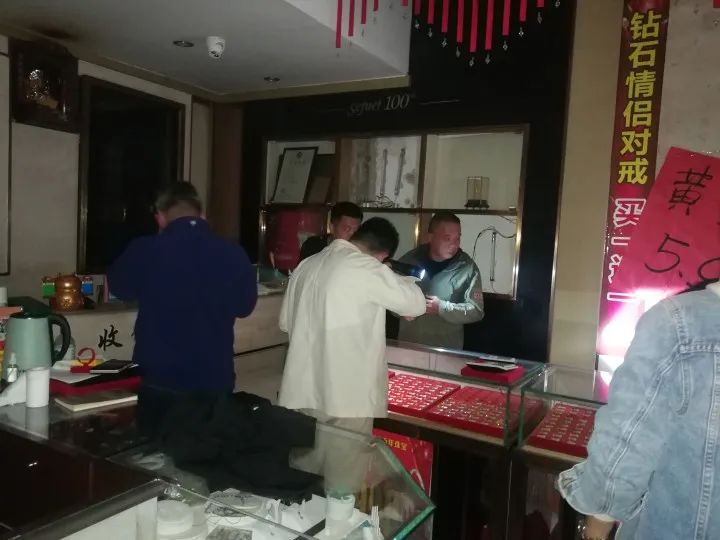 轰动恭城的金店被盗案，警方48小时破案，细节曝光！485 / 作者:论坛小编01 / 帖子ID:295498