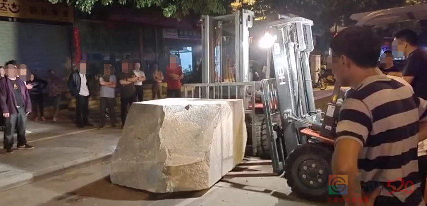 大石挡在路中间，恭城交警连夜这样做…159 / 作者:论坛小编01 / 帖子ID:295695