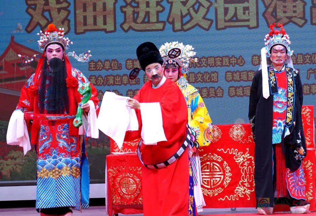 我县开展2022年“全民艺术普及日”暨戏曲进校园活动300 / 作者:论坛小编01 / 帖子ID:295719
