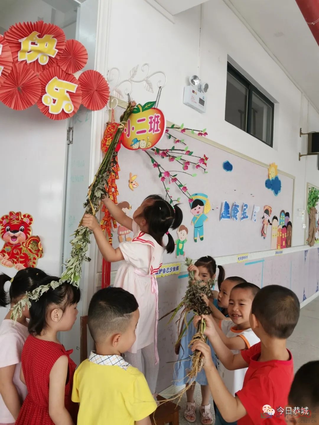 浓情端午，传承文化——恭城瑶族自治县民族幼儿园“我们的节日·端午”主题活动757 / 作者:论坛小编01 / 帖子ID:296128