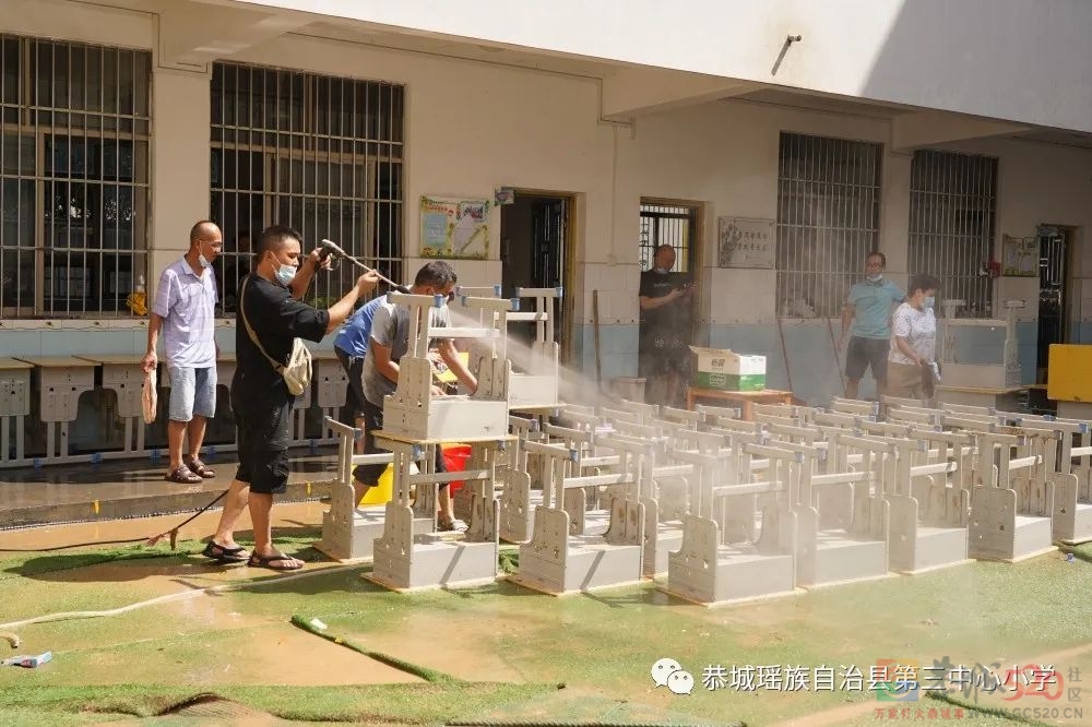 恭城瑶族自治县县城三小有序开展“6.22”洪水灾后重建113 / 作者:论坛小编01 / 帖子ID:296676