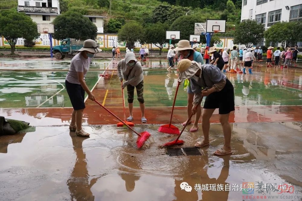 恭城瑶族自治县县城三小有序开展“6.22”洪水灾后重建690 / 作者:论坛小编01 / 帖子ID:296676