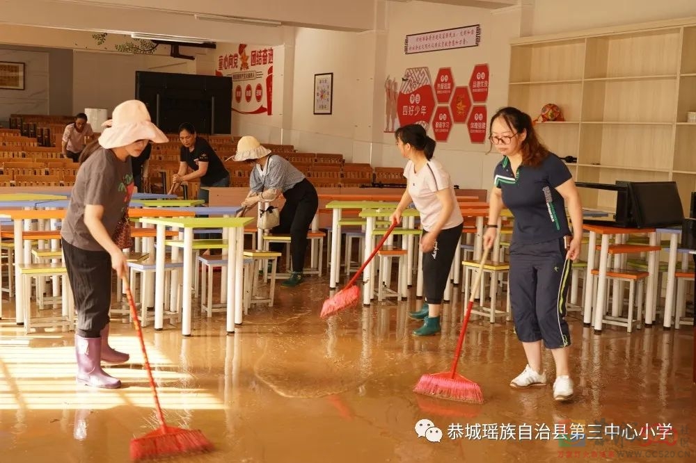 恭城瑶族自治县县城三小有序开展“6.22”洪水灾后重建974 / 作者:论坛小编01 / 帖子ID:296676