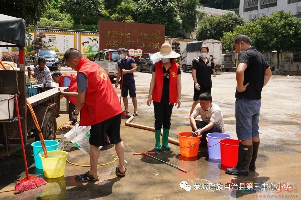 恭城瑶族自治县县城三小有序开展“6.22”洪水灾后重建32 / 作者:论坛小编01 / 帖子ID:296676