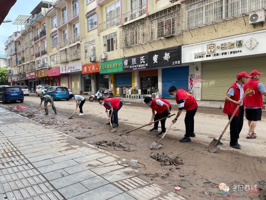 我县各单位积极投入到灾后重建工作227 / 作者:论坛小编01 / 帖子ID:296700