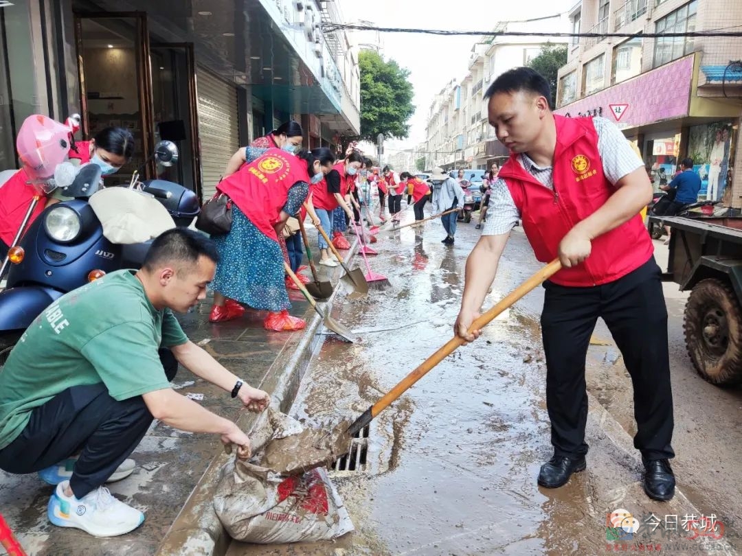 我县各单位积极投入到灾后重建工作495 / 作者:论坛小编01 / 帖子ID:296700