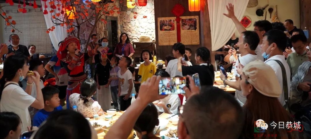 油茶飘香引领恭城旅游复苏672 / 作者:论坛小编01 / 帖子ID:297198