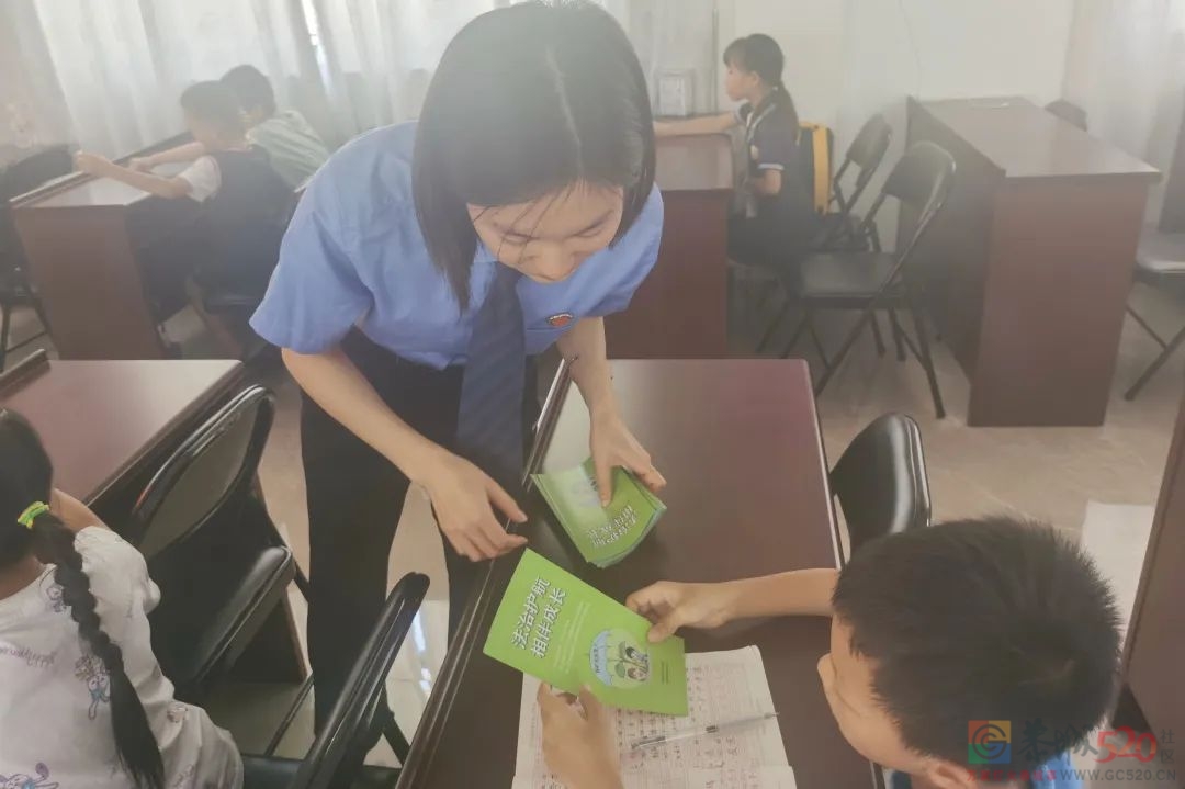 防范学生欺凌法治课堂进社区756 / 作者:论坛小编01 / 帖子ID:297884
