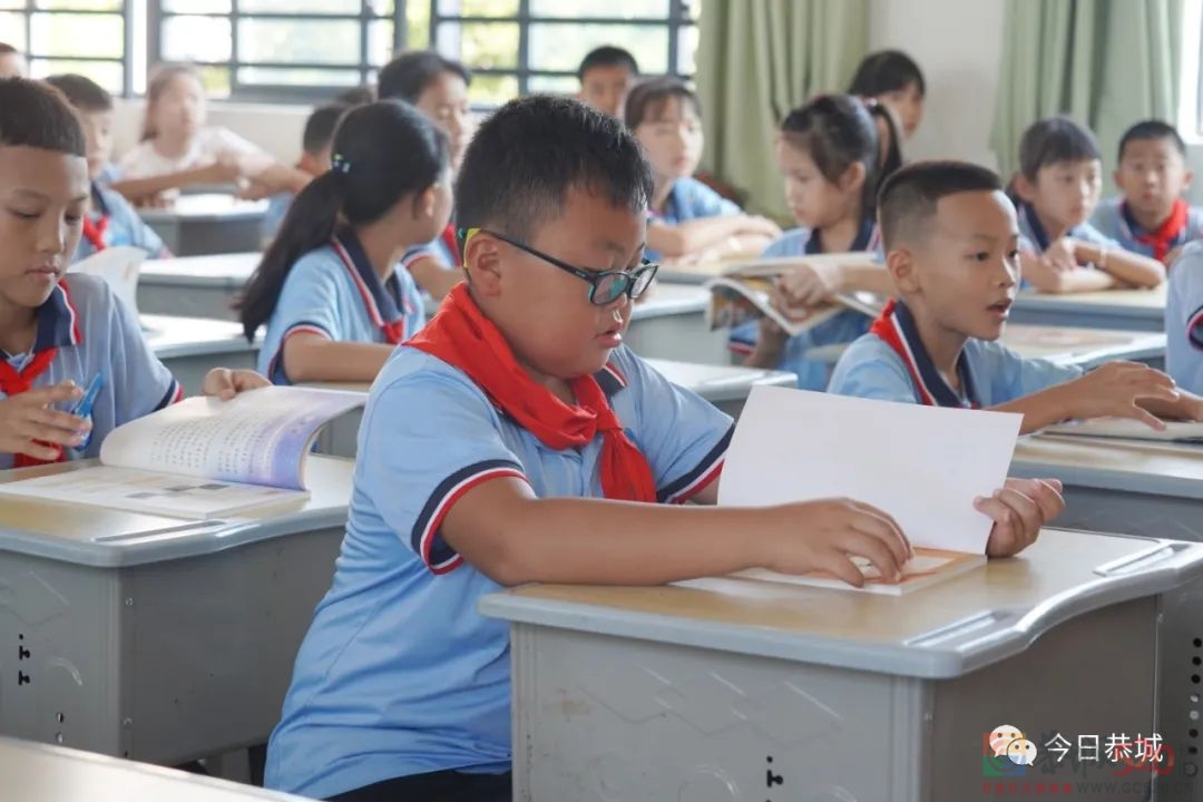 开学第一天！同学，你好！174 / 作者:论坛小编01 / 帖子ID:298928