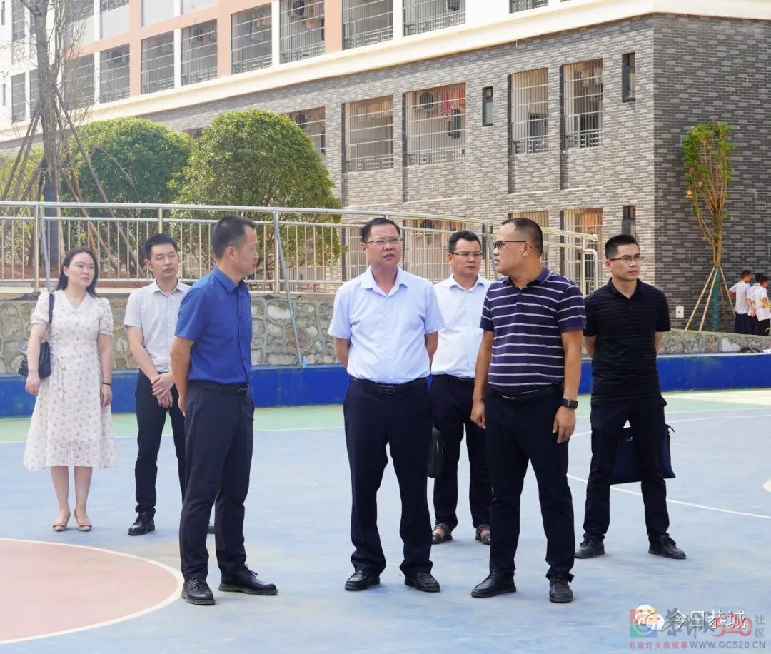 县委书记陈代昌到民族高级中学开展教师节慰问活动703 / 作者:论坛小编01 / 帖子ID:299196