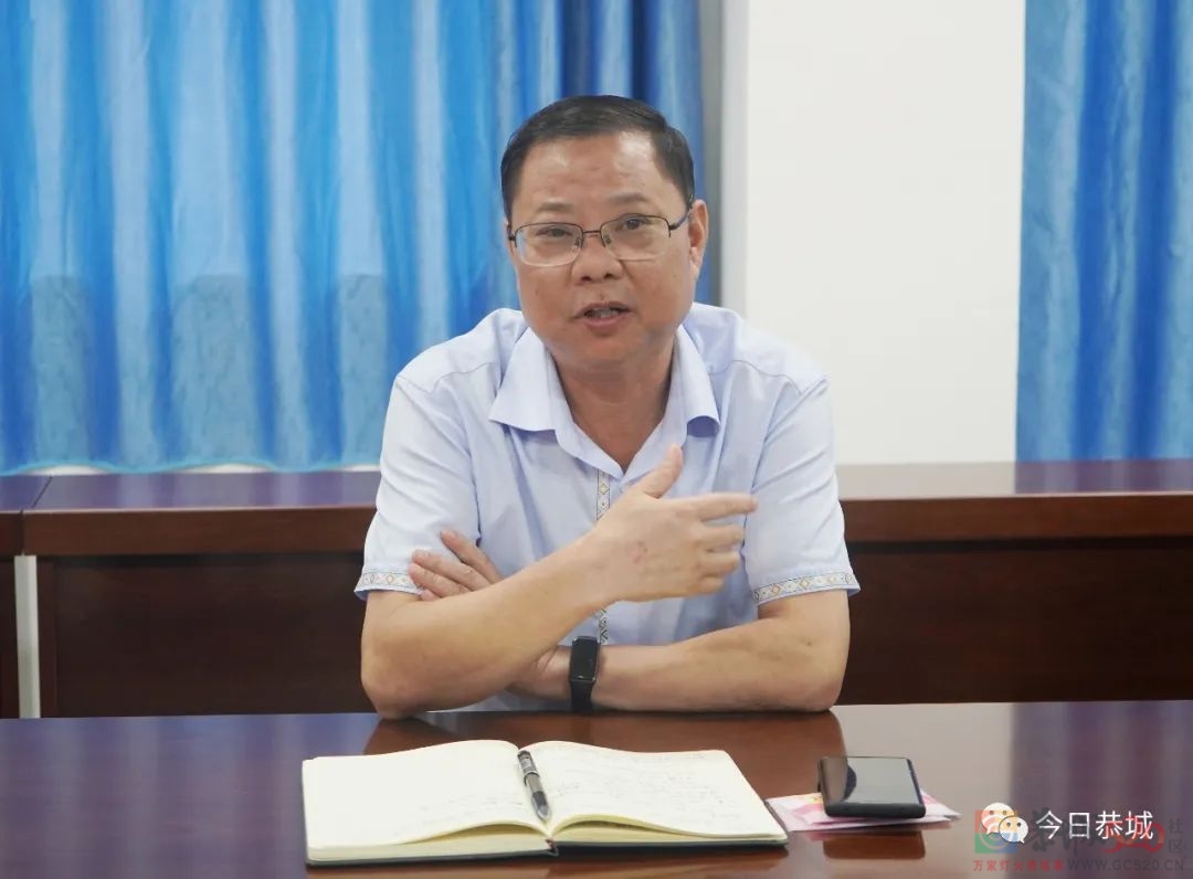 县委书记陈代昌到民族高级中学开展教师节慰问活动953 / 作者:论坛小编01 / 帖子ID:299196