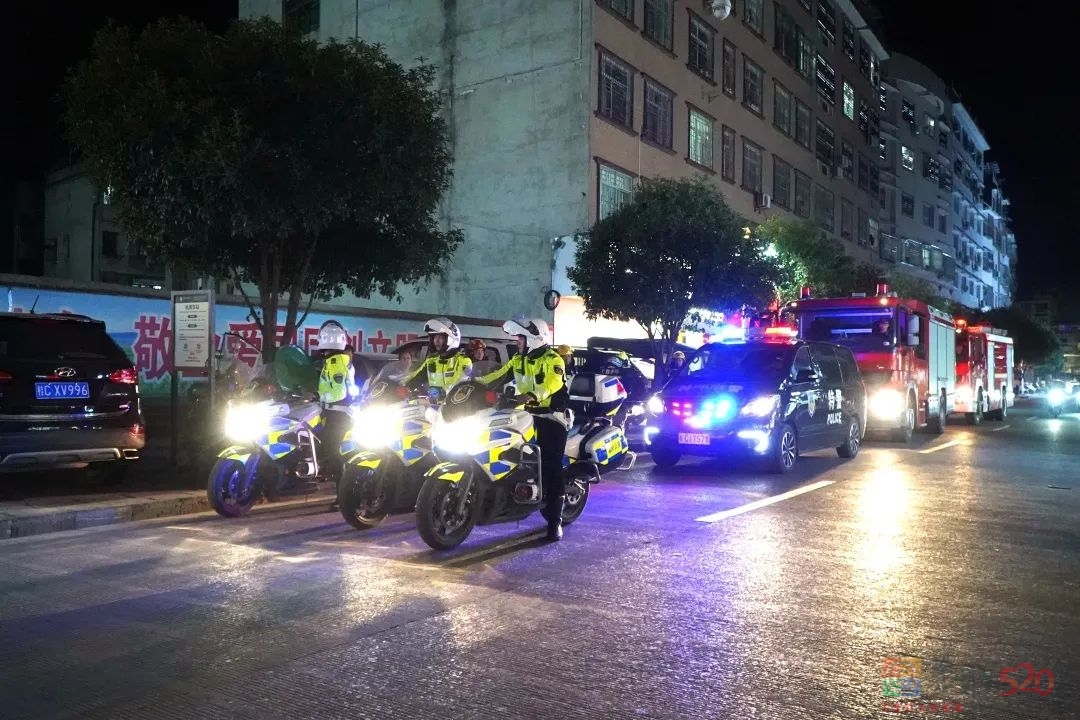 桂林消防联合多部门打通“生命通道” 拒绝“添堵”！125 / 作者:论坛小编01 / 帖子ID:299208