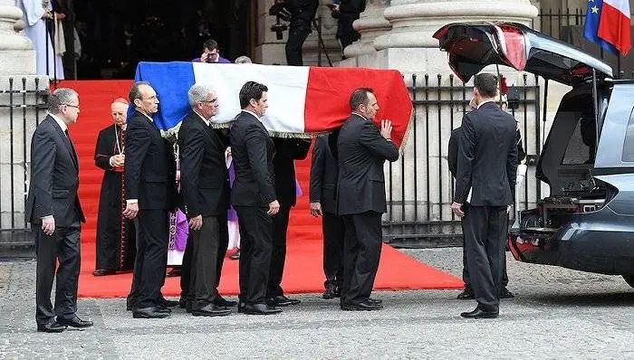 安倍vs女王：国葬不可怕，谁撞谁尴尬546 / 作者:儿时的回忆 / 帖子ID:299337