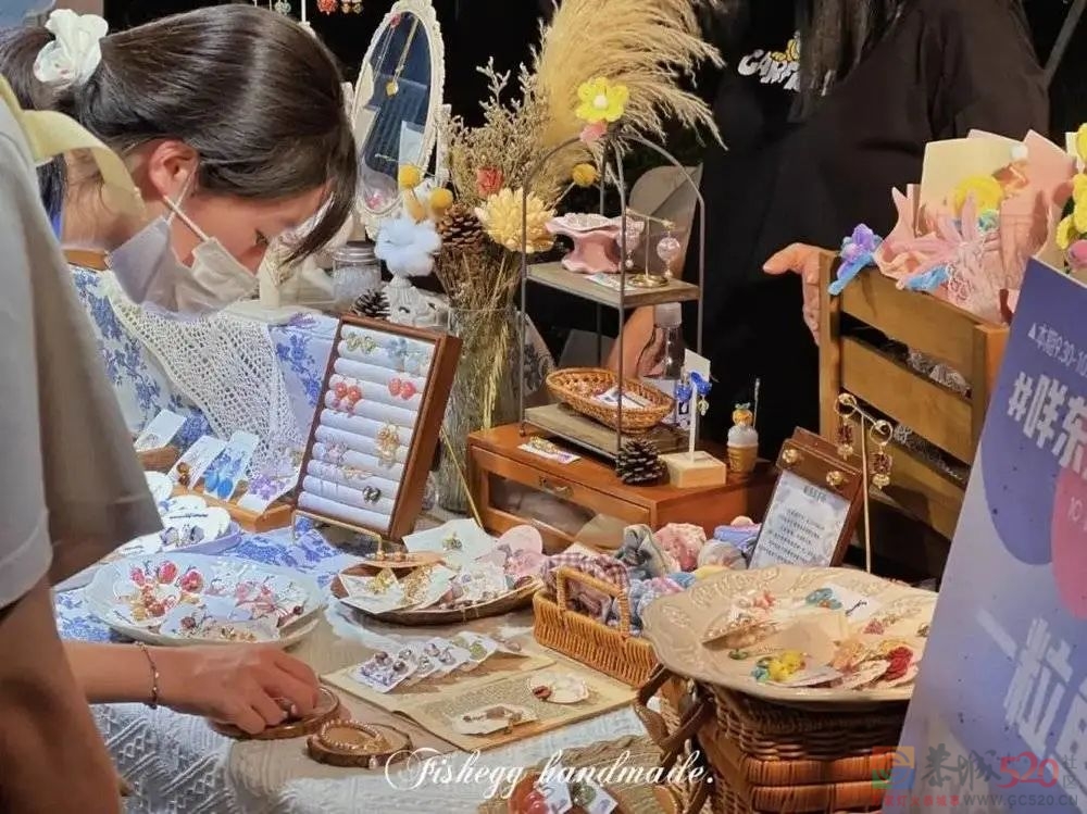 年轻人假期搞钱上瘾：当伴娘每场400，喂猫一周赚5000673 / 作者:儿时的回忆 / 帖子ID:299984