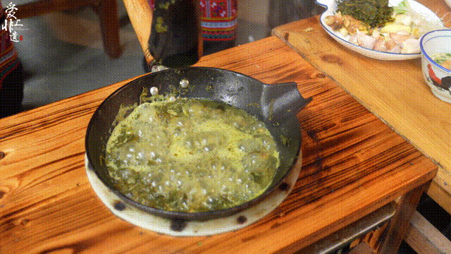 瑶乡油茶芳声远 酽香入味“爽神汤”576 / 作者:论坛小编01 / 帖子ID:302050