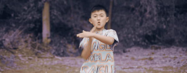 放弃《孤勇者》后，小学生开始用“电摇”作为新的接头暗号401 / 作者:儿时的回忆 / 帖子ID:302576