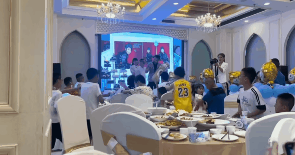 放弃《孤勇者》后，小学生开始用“电摇”作为新的接头暗号886 / 作者:儿时的回忆 / 帖子ID:302576