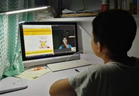 孩子上网课，需不需要家长陪同？185 / 作者:论坛小编01 / 帖子ID:302709