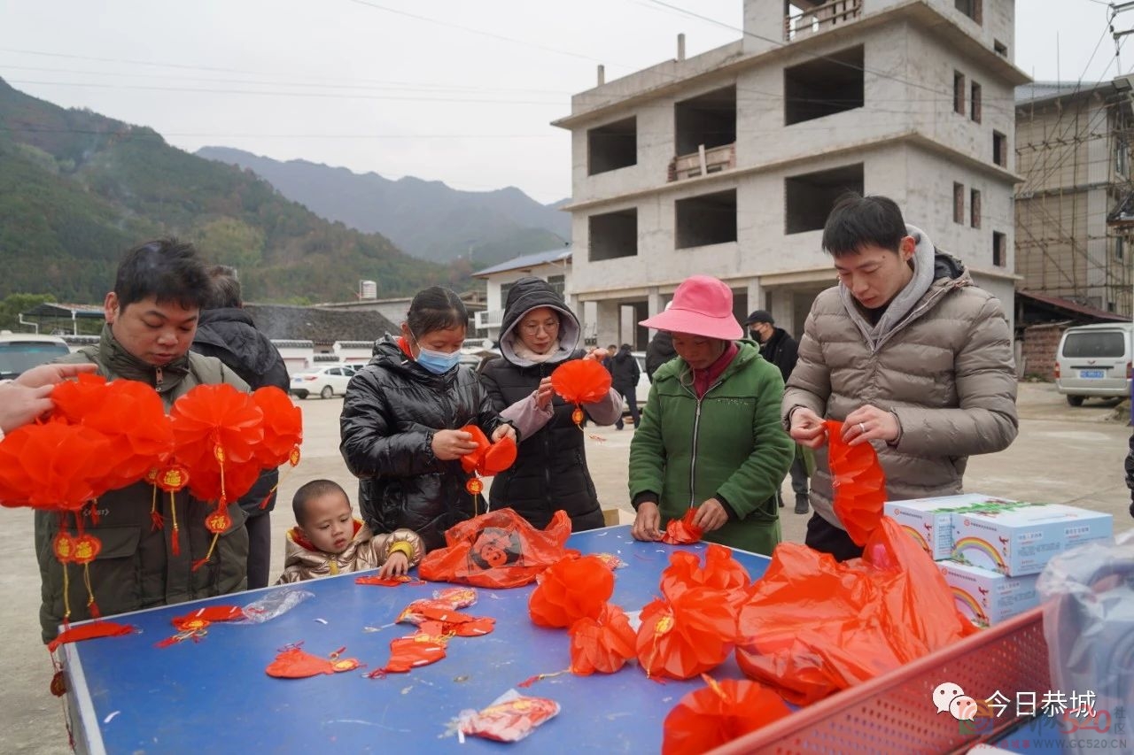 迎新春送春联 浓墨香暖新年 我们的中国梦——文化进万家687 / 作者:论坛小编01 / 帖子ID:303436