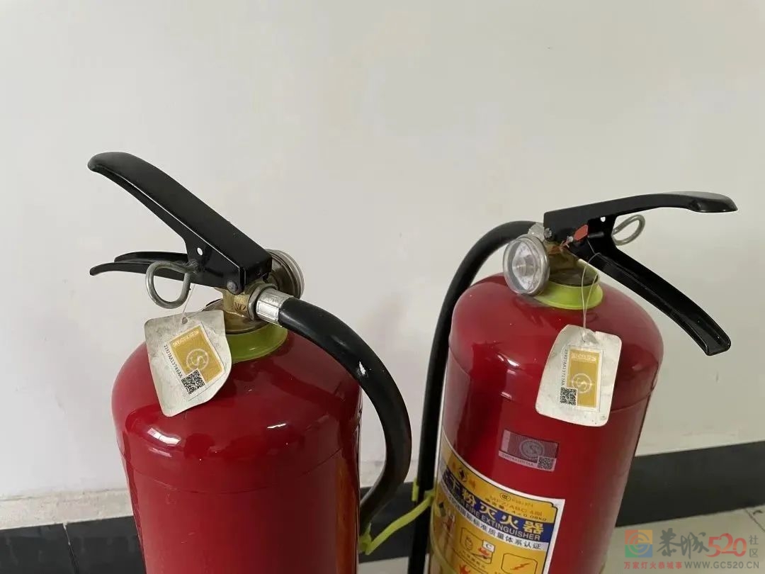 责令整改！恭城一电动车专卖店使用假冒伪劣灭火器786 / 作者:论坛小编01 / 帖子ID:304750
