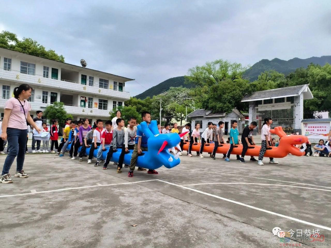 我县举办多彩活动喜迎“三月三”590 / 作者:论坛小编01 / 帖子ID:306113