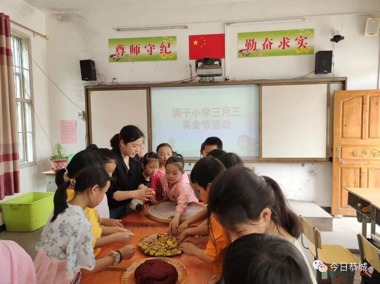我县举办多彩活动喜迎“三月三”985 / 作者:论坛小编01 / 帖子ID:306161