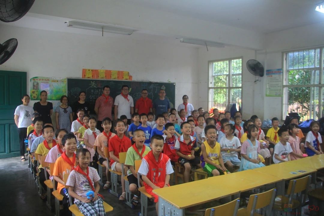 5月31日上午,恭城520社区前往西岭乡的费村小学进行慰问265 / 作者:论坛小编01 / 帖子ID:307314