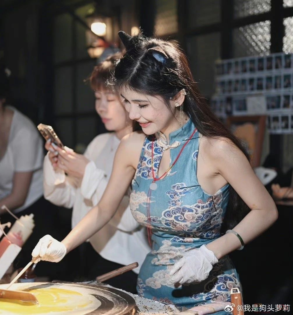 对话“狗头萝莉”：从“擦边主播”，到煎饼摊主826 / 作者:儿时的回忆 / 帖子ID:309655