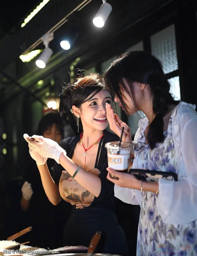 对话“狗头萝莉”：从“擦边主播”，到煎饼摊主409 / 作者:儿时的回忆 / 帖子ID:309655