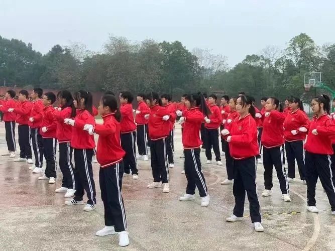 县城最好的一中，越来越难出“阶层跃升”的尖子585 / 作者:儿时的回忆 / 帖子ID:309762