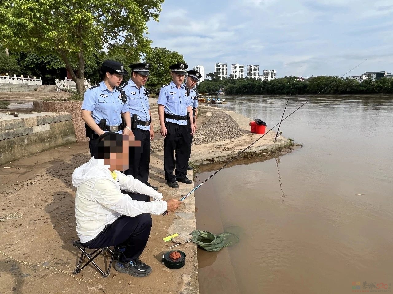 守护绿美瑶乡的一抹“藏蓝色”647 / 作者:论坛小编01 / 帖子ID:310126