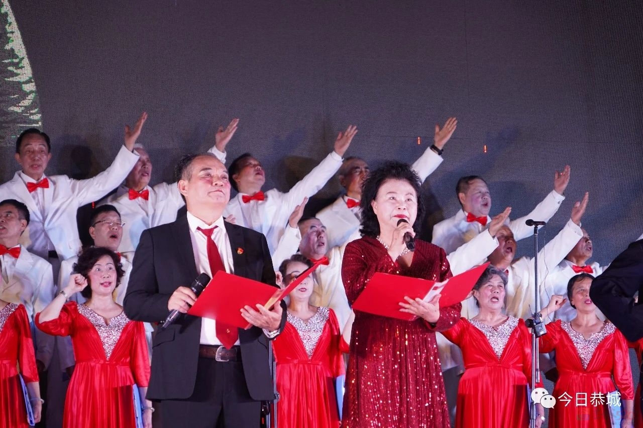 桂林市老干部艺术团走进恭城惠民演出热闹开演！476 / 作者:论坛小编01 / 帖子ID:311593