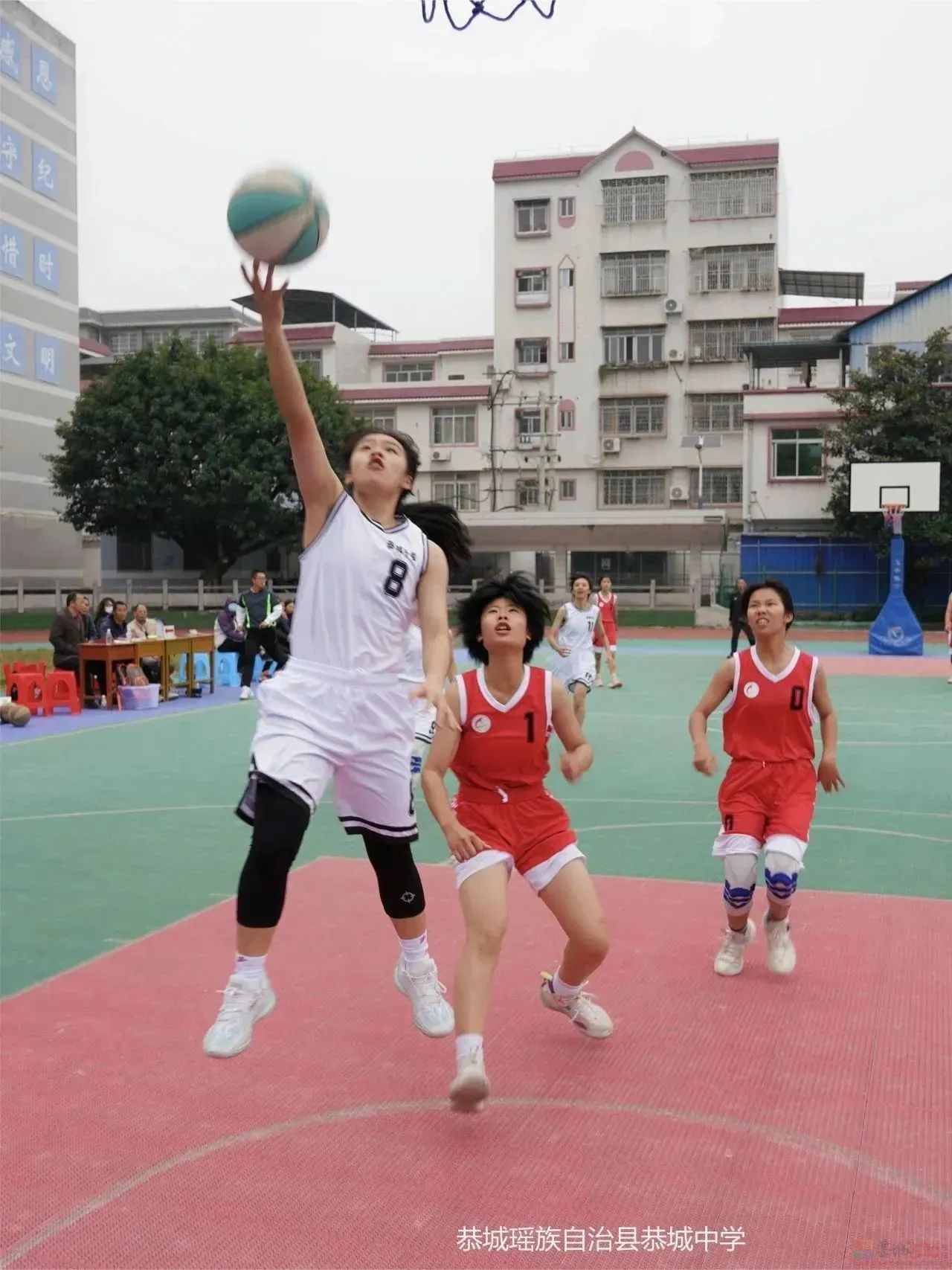 绘梦青春   迎“篮”拼搏——热烈祝贺恭城中学在全县高中生篮球比赛中荣获男女双冠75 / 作者:论坛小编01 / 帖子ID:312222